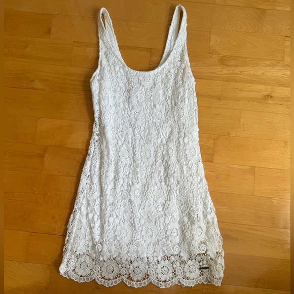 Abercrombie & Fitch Dresses & Skirts - Abercrombie& fitch size 2 white lace dress